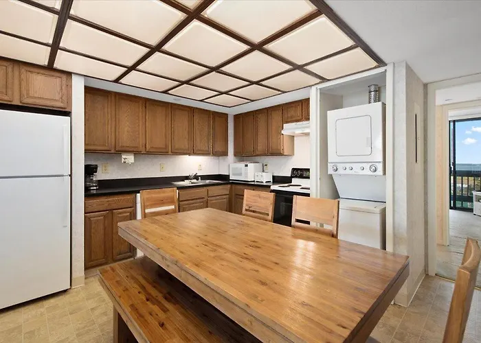 2 Bedroom Ocean Front Century I With Indoor Pool! *