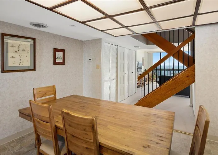 2 Bedroom Ocean Front Century I With Indoor Pool! * Ocean Stadt